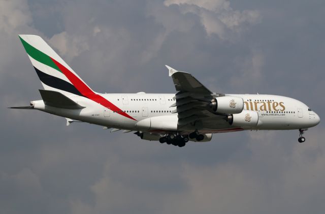 Airbus A380-800 (A6-EUC)