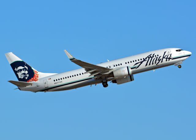 Boeing 737-800 (N577AS)