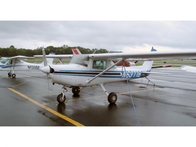 Cessna Skyhawk (N6377B)