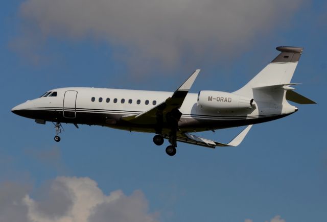 Dassault Falcon 2000 (M-ORAD)