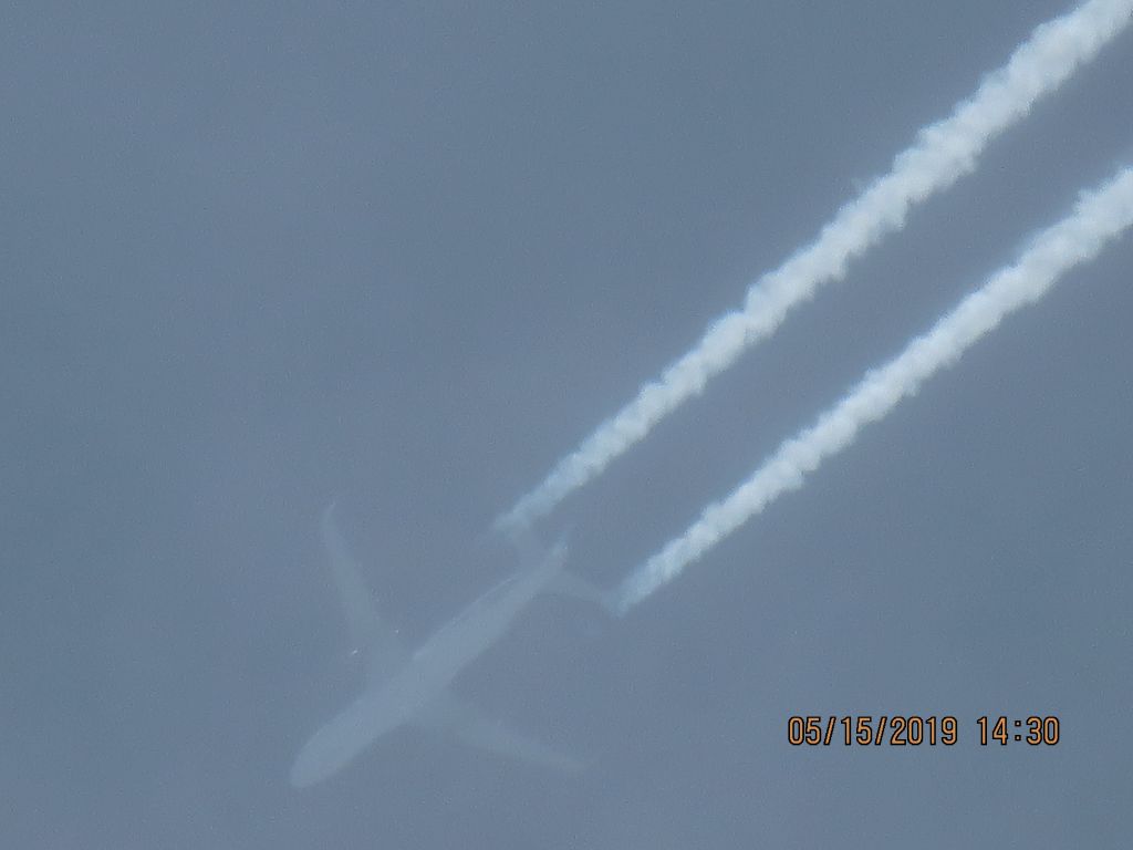 Airbus A320 (N233FR)