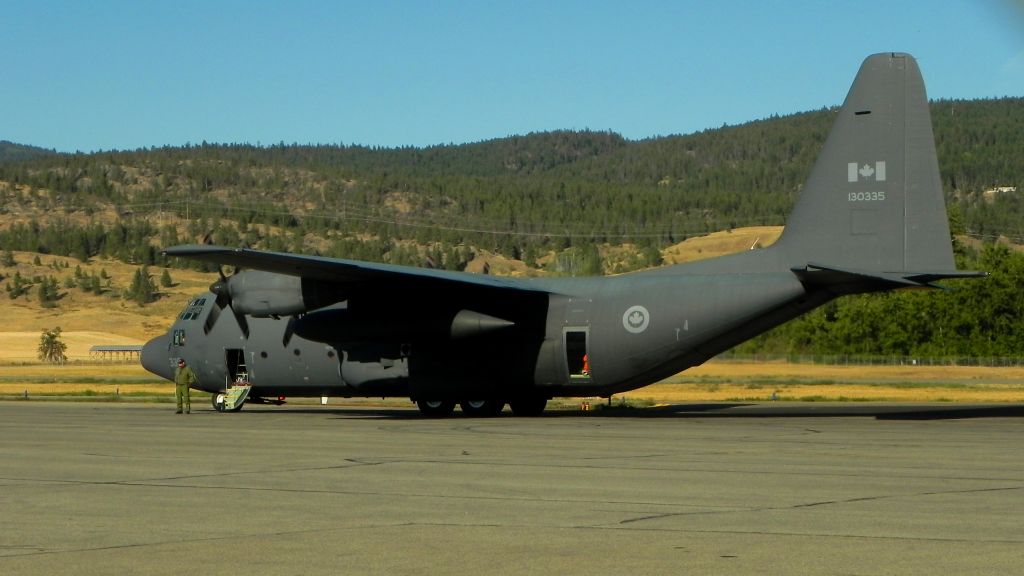 Lockheed C-130 Hercules (13-0335)