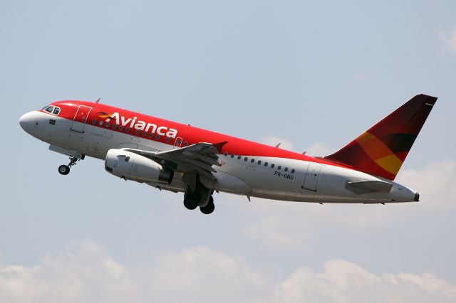 Airbus A319 (PR-ONG)