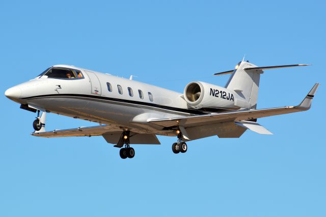 Learjet 60 (N212JA)