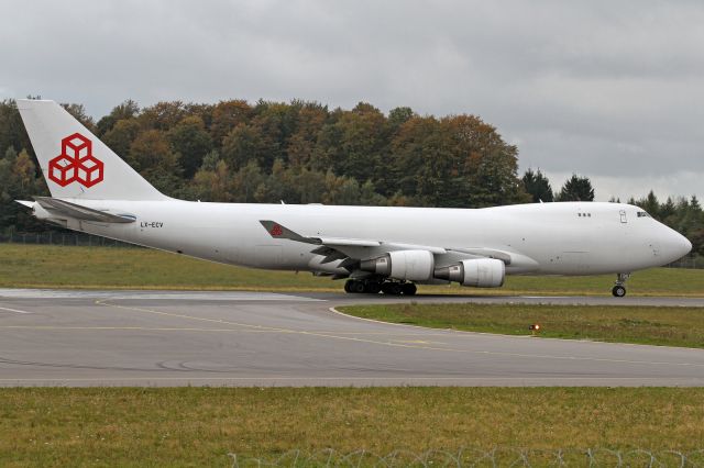 Boeing 747-400 (LX-ECV)