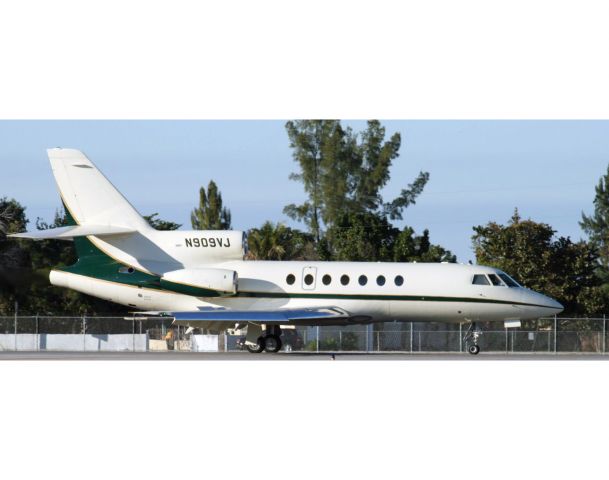 Dassault Falcon 50 (N909VJ) - The Falcon 50 is derived from the 10 and 20 series. Very good aircraft, built to French military quality standards. Raw photo courtesy of LEARJETMIAMI - thank you!