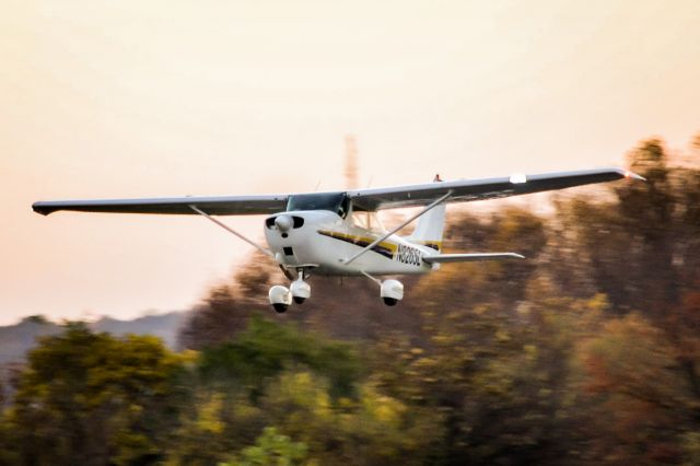 Cessna Skyhawk (N8265L)