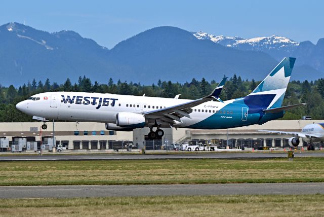 Boeing 737-800 (C-FRWA)