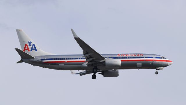 Boeing 737-800 (N901NN)