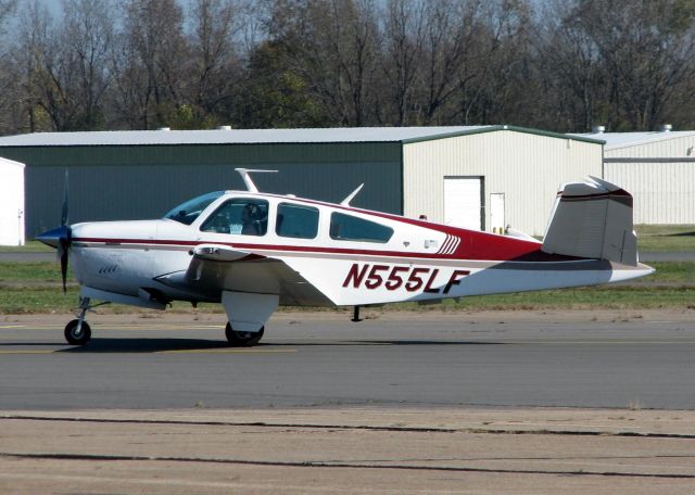 Beechcraft 35 Bonanza (N555LF) - 1979 Beech V35B at Shreveport's Downtown Airport.