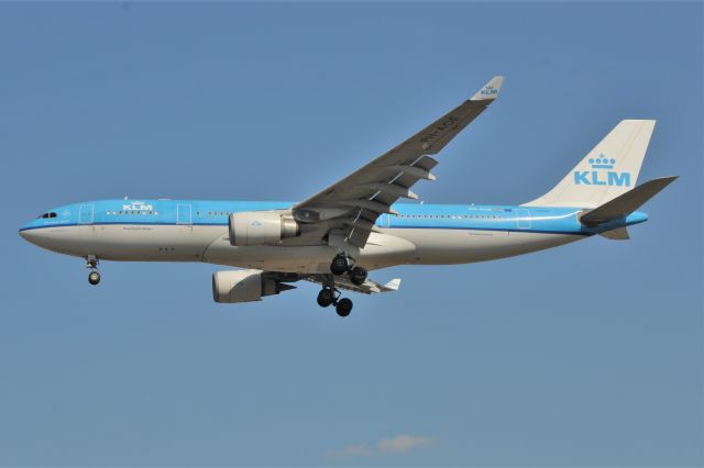 Airbus A330-200 (PH-AOE)