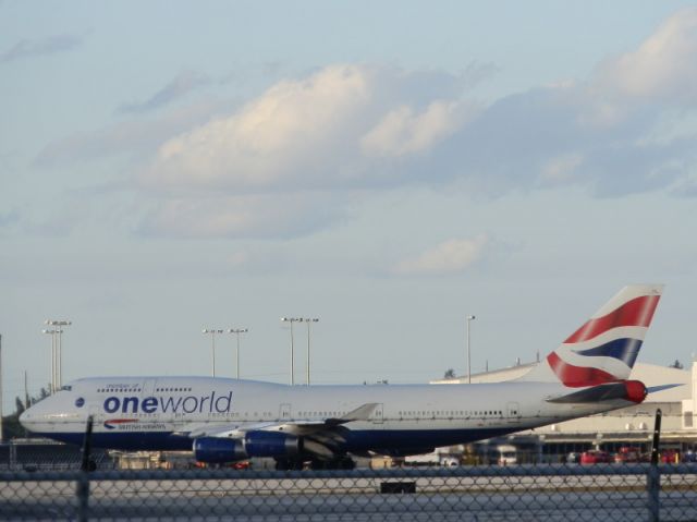 Boeing 747-400 (G-CIVL)