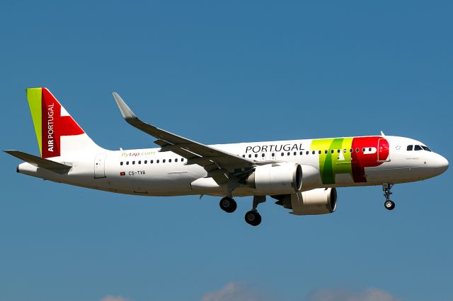 Airbus A320 (CS-TVA)