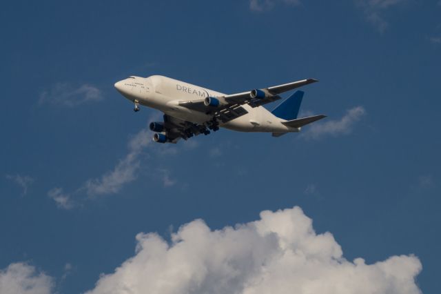 Boeing 747-200 (N7188A) - Boeing 747 Dreamlifter @ KCSH