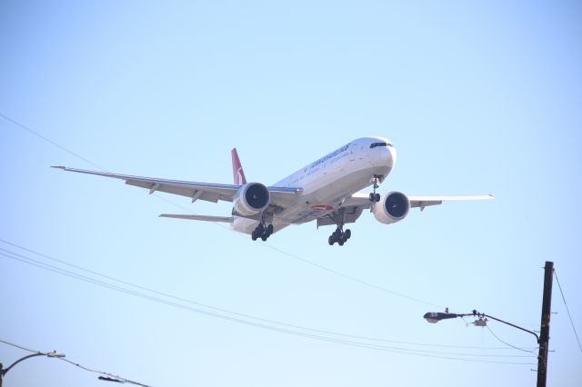 BOEING 777-300ER (TC-JJS)