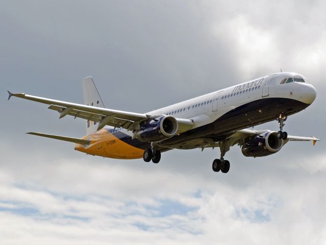 Airbus A321 (G-OZBR)