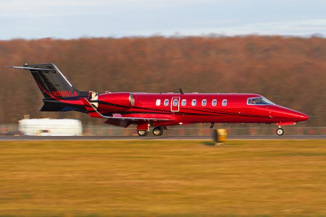 Learjet 45 (N595LA)