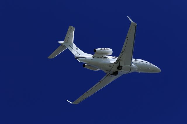 Embraer Phenom 300 (N300GV)