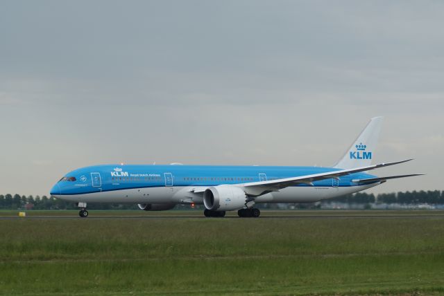 Boeing 787-9 Dreamliner (PH-BHO) - KLM B787-9 cn42509 Take Off RWY36L 22-5-2018