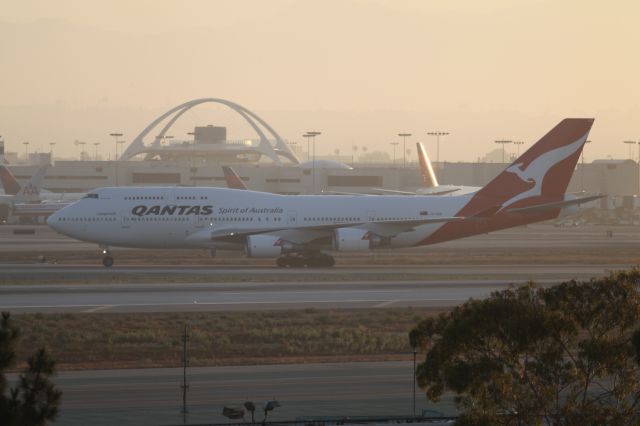 Boeing 747-400 (VH-OEH) - LANDED