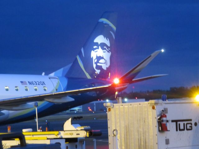 Embraer 175 (N632QX) - Just landed at PDX from MCI.  Brand new airplane.  