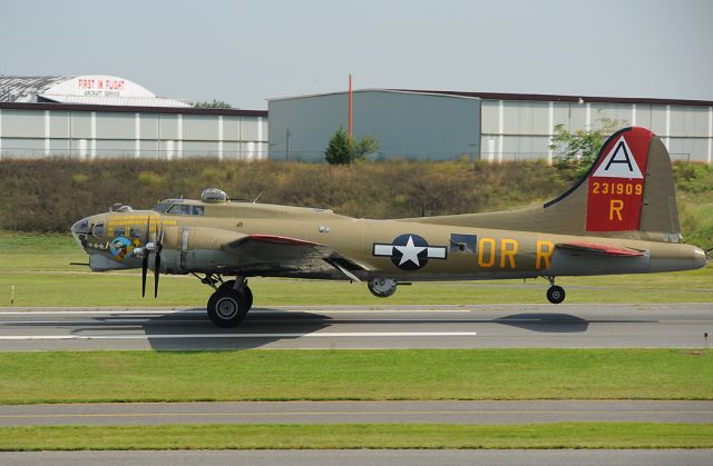 Boeing B-17 Flying Fortress (N93012)