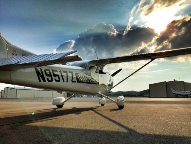 Cessna Skyhawk (N9517Z) - Great shot at John Tune airport! Follow my adventures on Facebook at Brian S. for Discover Flying Challenge. a rel=nofollow href=http://www.facebook.com/BrianSForDiscoverFlyingChallenge?ref=hlhttps://www.facebook.com/BrianSForDiscoverFlyingChallenge?ref=hl/a