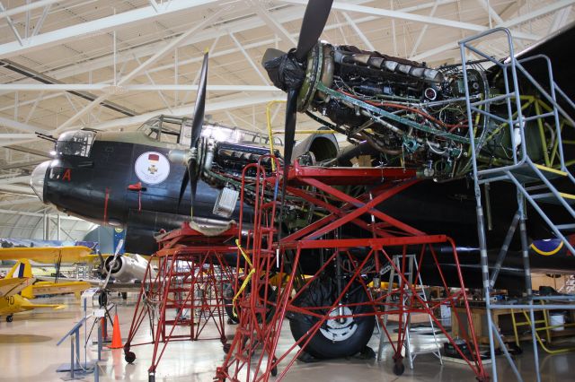 Avro 683 Lancaster —