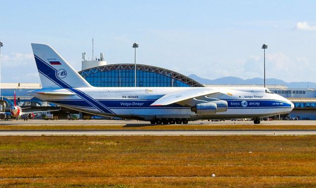 Antonov An-124 Ruslan (RA-82045)