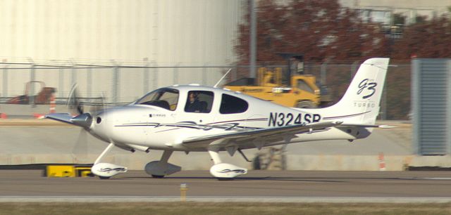 Cirrus SR-22 (N324SR)