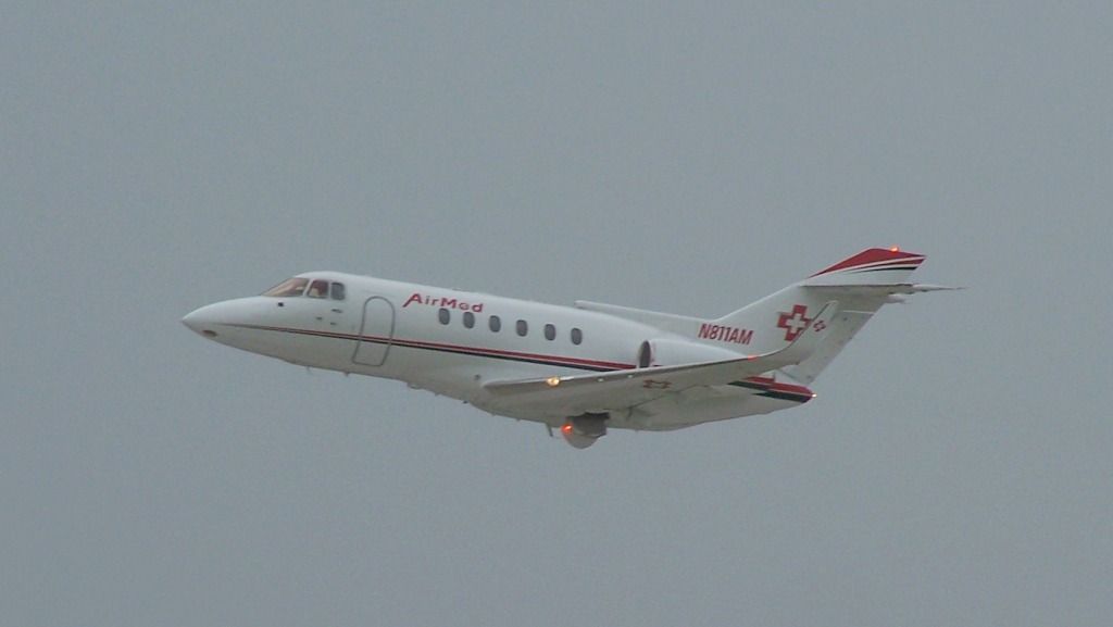 Hawker 800 (N811AM)