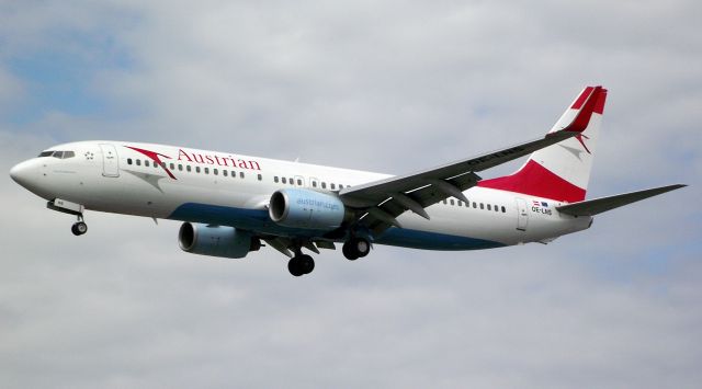 Boeing 737-700 (OE-LNS) - Austrian Airlines