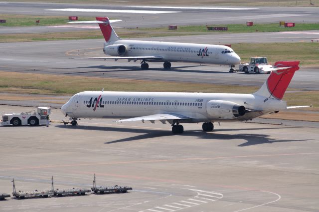 McDonnell Douglas MD-90 (JA8065) - 2012/3/20