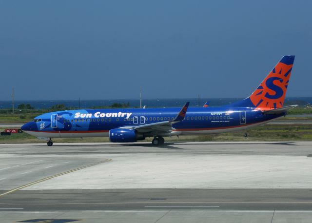 Boeing 737-800 (N811SY)