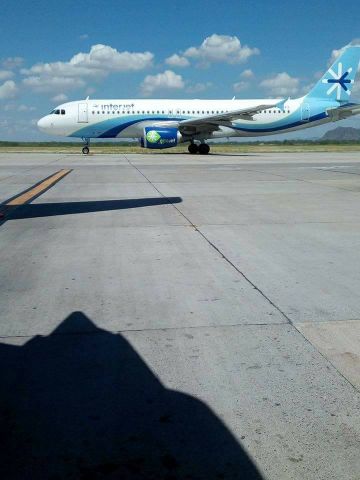 Airbus A320 (XA-YES)