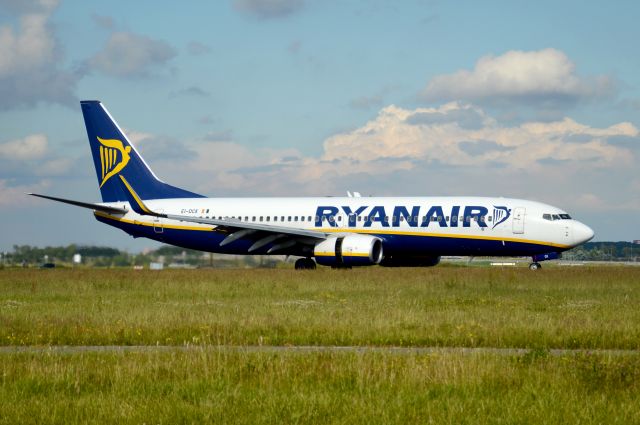 Boeing 737-800 (EI-DCK) - A Ryanair 737-800 from Dublin touched down at Amsterdam Schiphol.