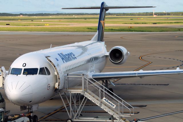 Fokker 100 (VH-XWO)