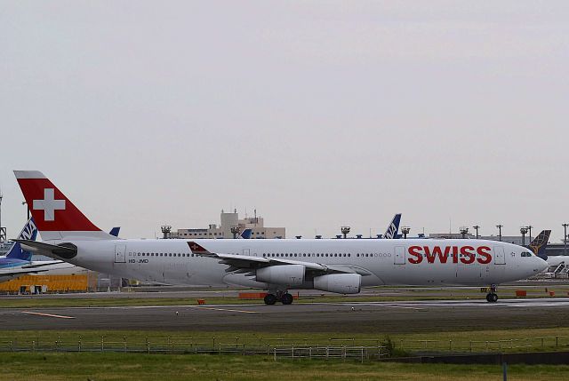 Airbus A340-300 (HB-JMD) - I took this picture on Apr 07, 2018.