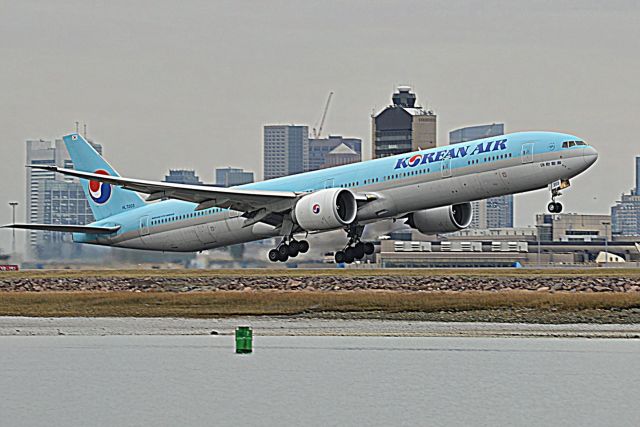 HL7023 — - Korean Air 092 Heavy lifting off 4R