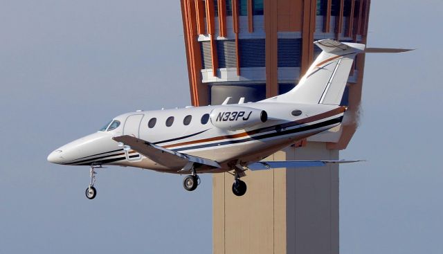 Beechcraft Premier 1 (N33PJ) - phoenix sky harbor international airport 15FEB20