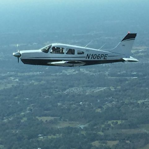 Piper Cherokee Arrow (N106PE)