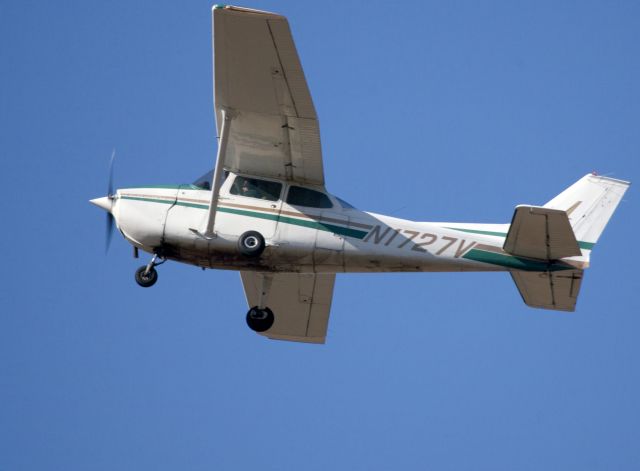 Cessna Skyhawk (N1727V)