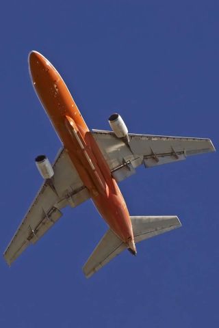 McDonnell Douglas DC-10 (N450AX) - 10 Tanker Air Carrier McDonnell-Douglas DC-10 N450AX Tanker 910 over Santa Barbara, California on November 14, 2008.