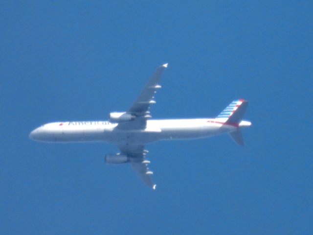Airbus A321 (N546UW)