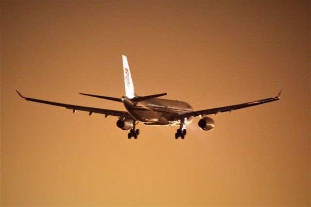 Airbus A321 — - Seconds from landing with the cabin lights on full bright? Beijing, China