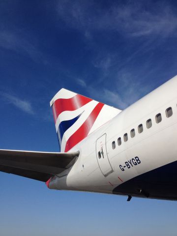 Boeing 747-400 (G-BYGB) - The Queens tail !