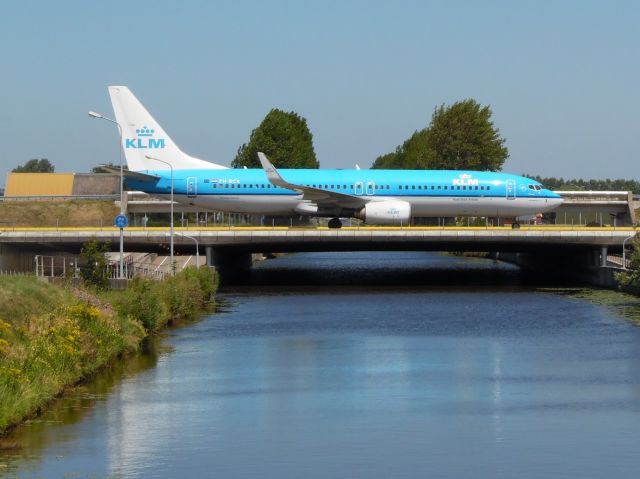 Boeing 737-800 (PH-BCA)