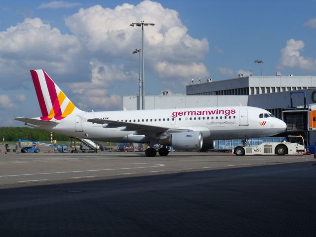 Airbus A319 (D-AKNM)