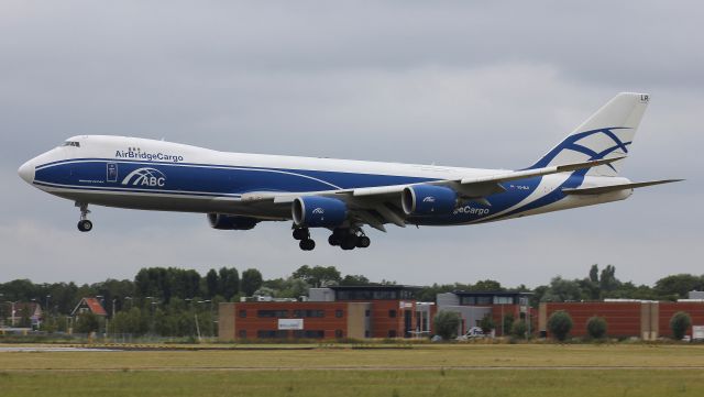 BOEING 747-8 (VQ-BLR)