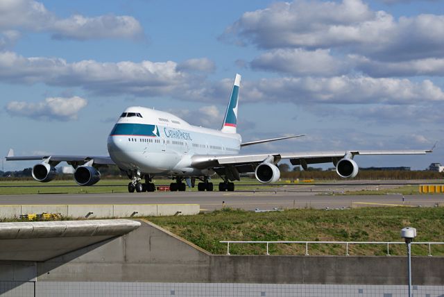 Boeing 747-400 (B-HUI)